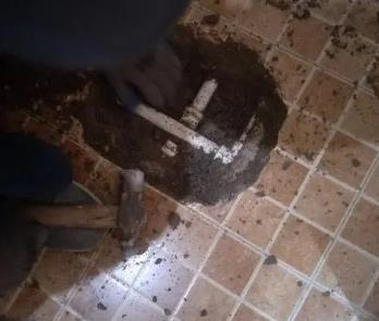 龙安卫生间漏水维修公司为您分享下卫生间渗水如何处理及注意事项
