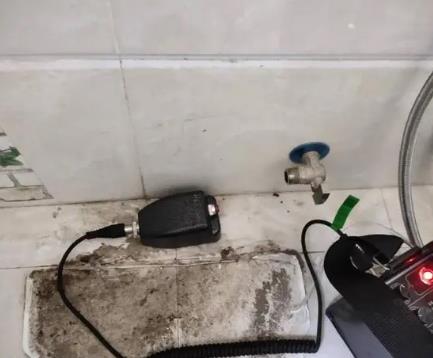 龙安屋顶漏水维修公司分享下卫生间漏水的危害及解决方法